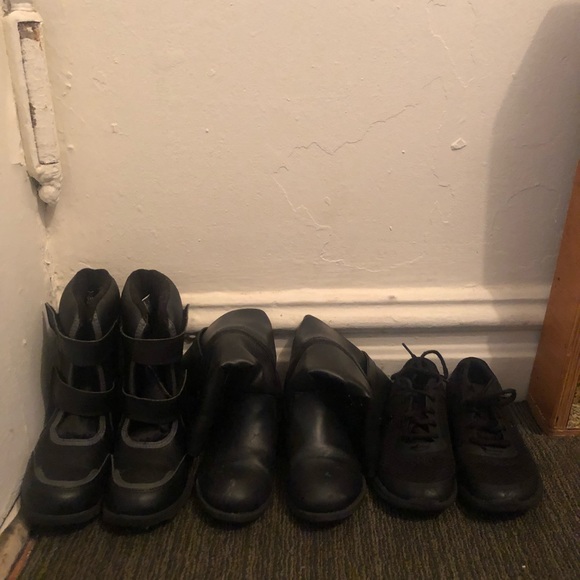 Children’s Shoes - Picture 1 of 6